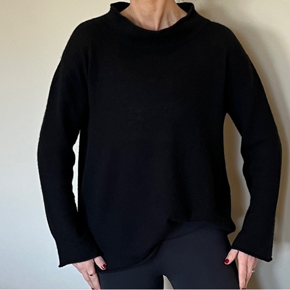 Aspesi Women’s Black Cashmere Turtleneck Sweater - Picture 10 of 12
